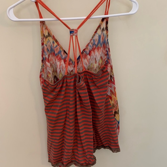 *BOGO* Eligible!  Colorful Daytrip top - Picture 2 of 4